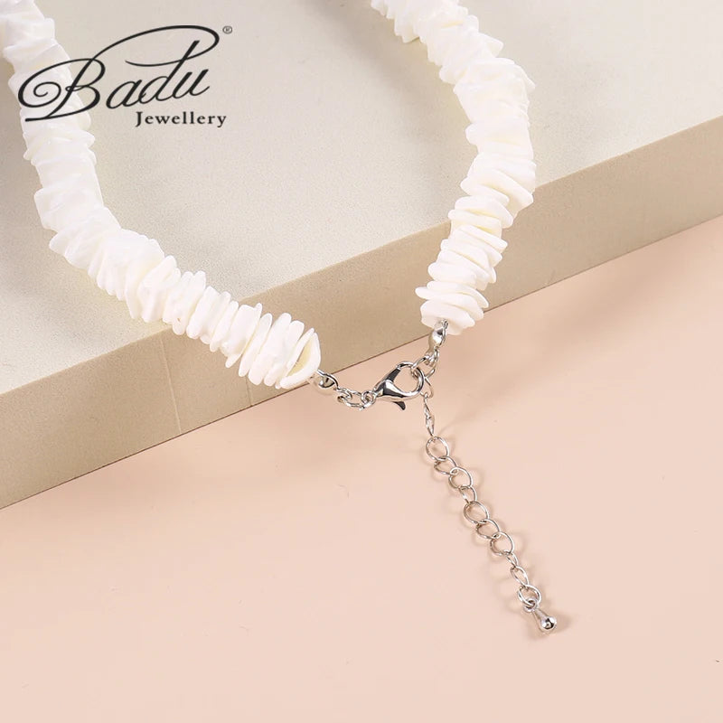Badu Bohemia White Natural Shell Necklace Irregular Gravel Chip Puka Shell Necklace Women Choker Fashion Summer Beach Jewelry