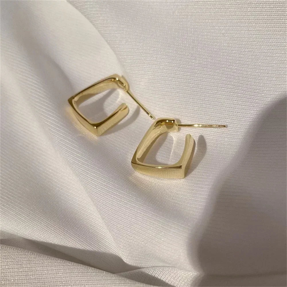 2024 New Simple Geometric U-Shaped Earrings for Women Fashionable Gold Color Irregular Earrings Trendy Jewelry Accessories