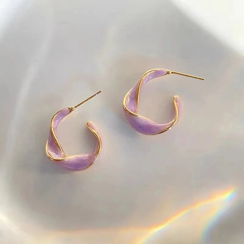 2023 New Fashion Lavender Purple Earrings for Woman Metal Golden Twisted Art Line Purple Stud Earrings Gift Jewelry Wholesale