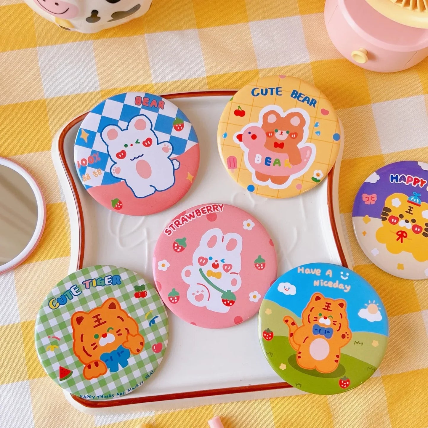 Cute Cartoon Small Makeup Mirror Portable Travel Women Girls Makeup Mini Round Mirror Kawaii Compact Single-sided Makeup Mirror