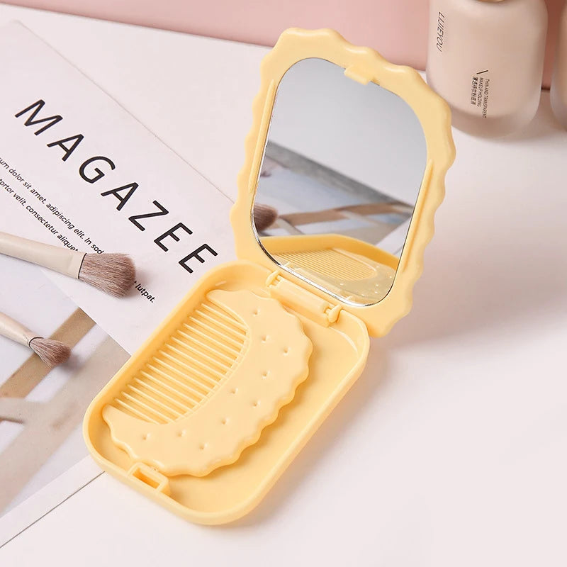 Mini Biscuit Hand-Held Mirror Portable Cheese Biscuit Design Biscuit Make-Up Mirror Cute Folding Biscuit Pocket Mirror Travel