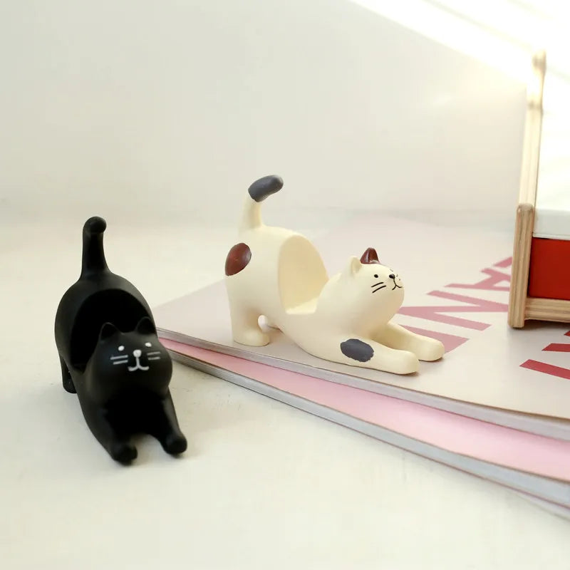 Kitten Mobile Phone Tablet Desktop Storage Stand, Stable Small Decoration, Resin Material, Mobile Phone Mount Stand, 1Pcs