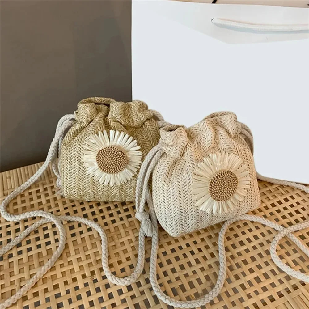 2025 Hot Sale Rattan Woven Women Straw Bag Handbag Knit Summer Beach Woman Shoulder Messenger Khaki Beige Bags Fashion Creative
